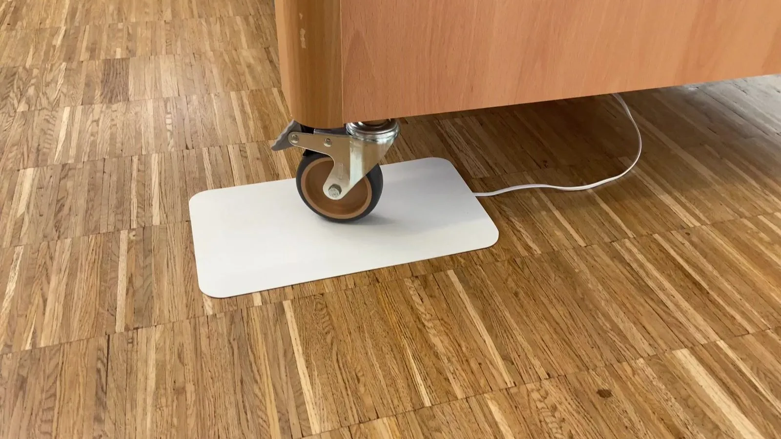 AnnaCare Sensorpad unter der Rolle eines Pflegebetts